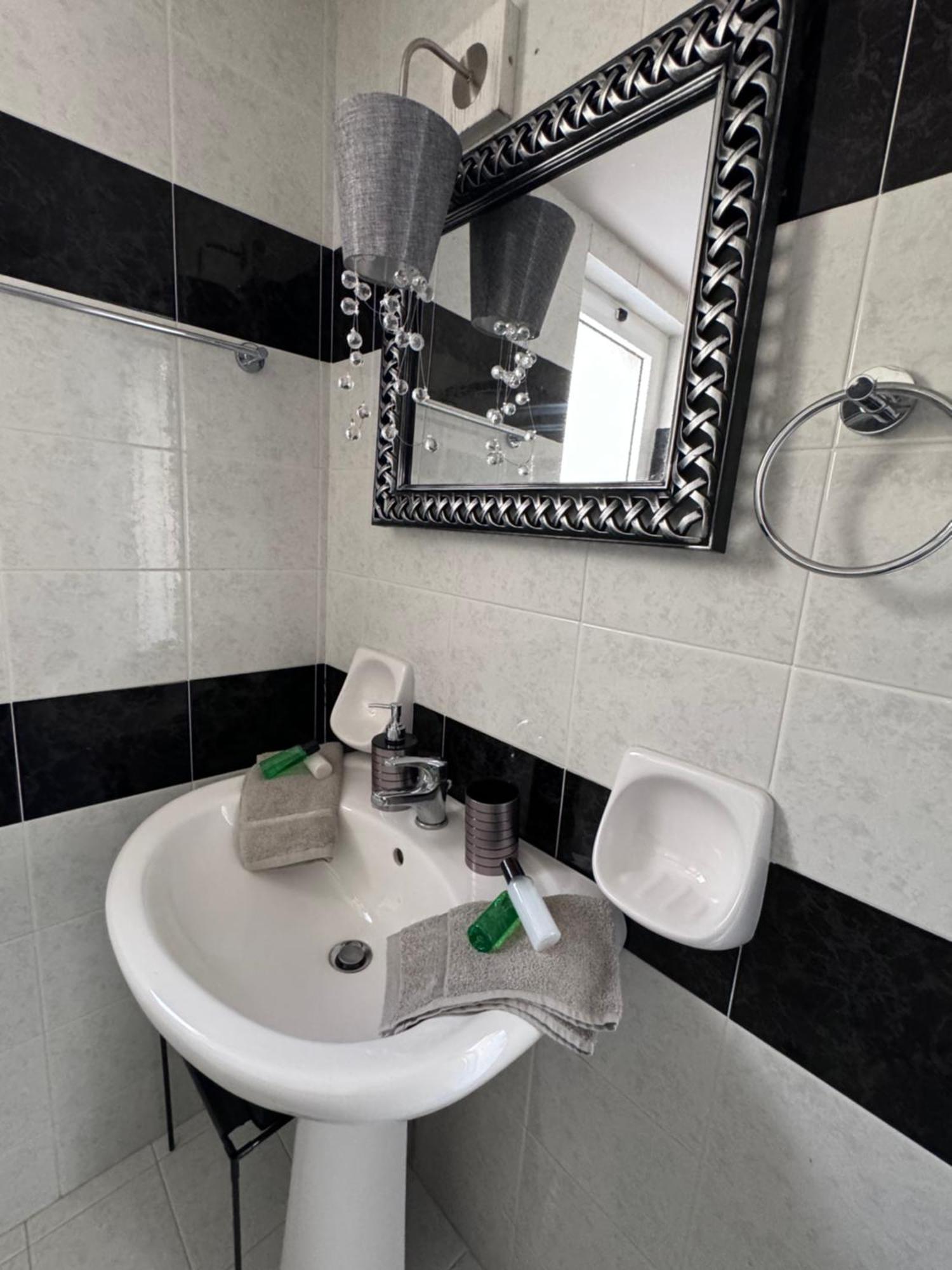 Golden View Apartment Agia Pelagia Екстериор снимка