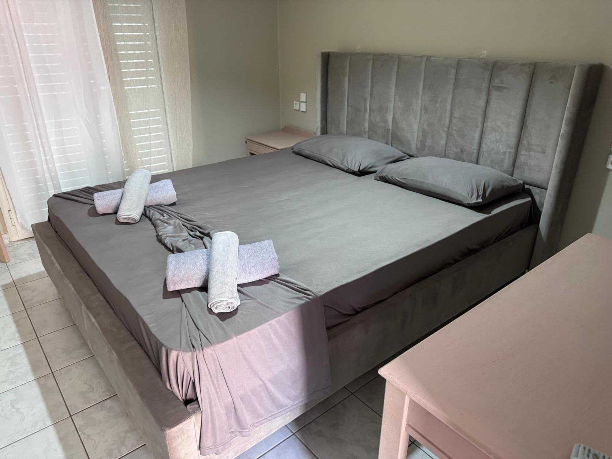 Golden View Apartment Agia Pelagia Екстериор снимка